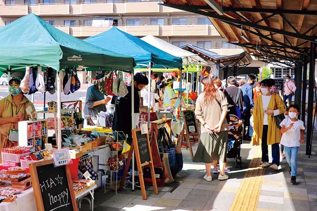 道の駅のマルシェで府中産の製品や農産物をゲット