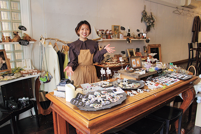 店主の?好き?が詰まった 雑貨＆カフェバー、現る！