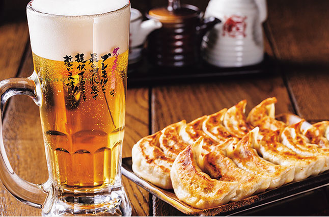 肉汁したたる焼き餃子を ビールと一緒に頬張ろう！