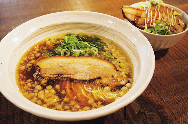 人気ラーメン店がお引越し ランチもちょい呑みも◎