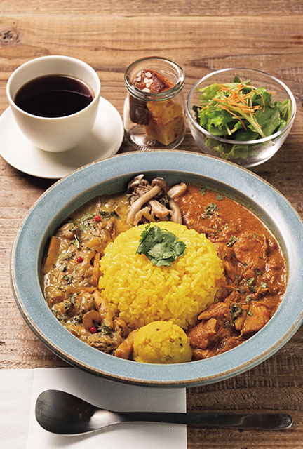 こだわりカレー＆おやつに 水蒸気焙煎コーヒーも！