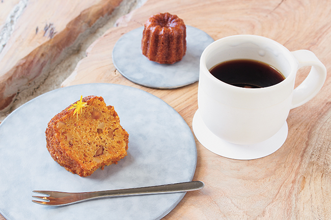 風味豊かなコーヒーと スイーツでほっとひと息