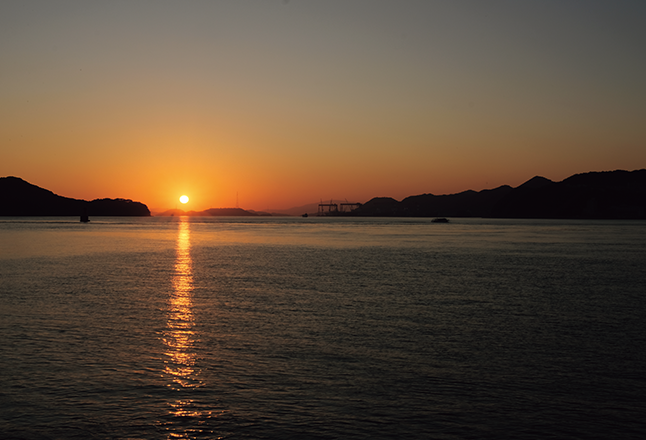 夕日と冬の絶景巡り《びんごリトリート》